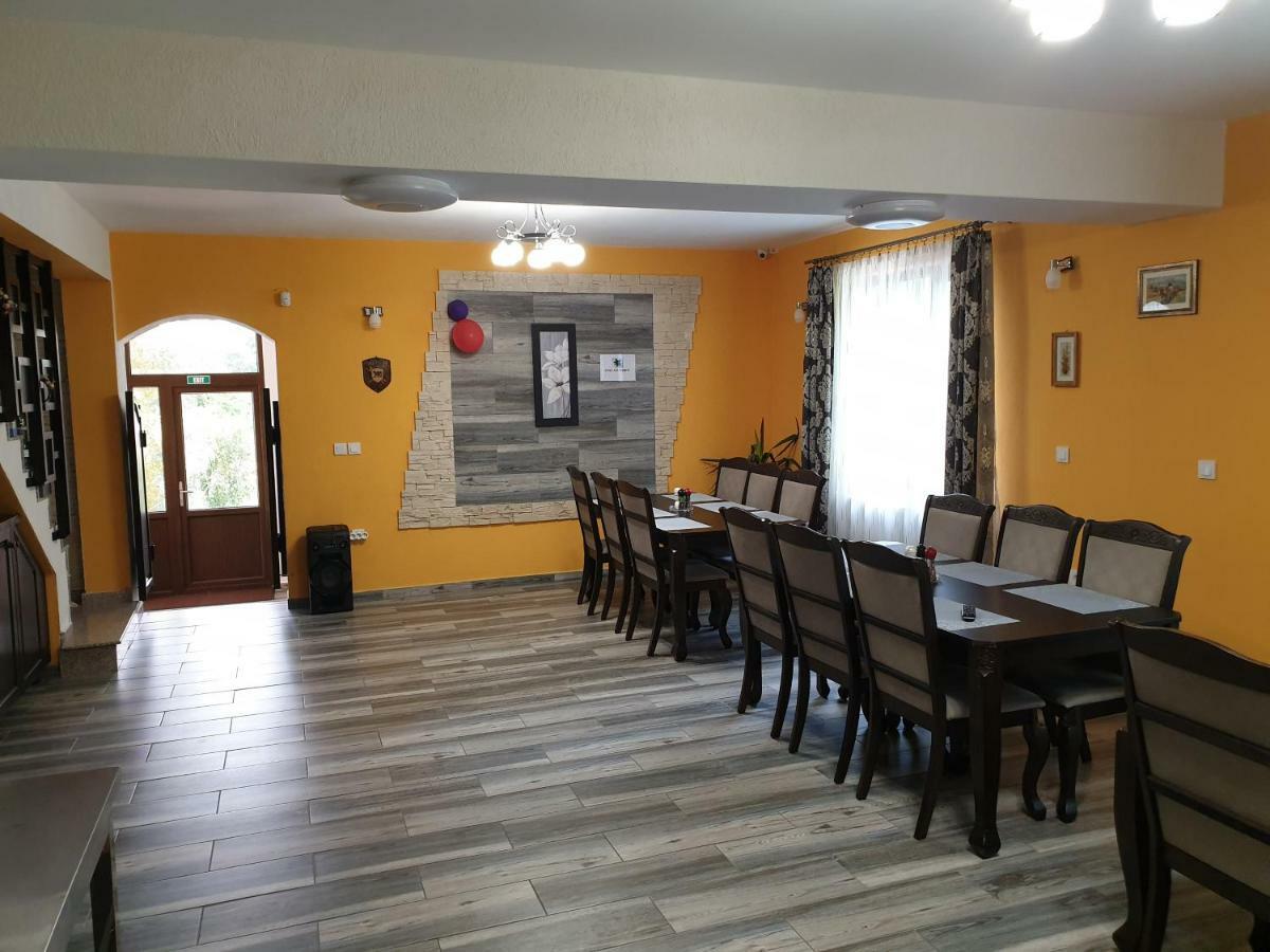 Stejarul Lui Andrei Hotel Izvoarele  Exterior photo